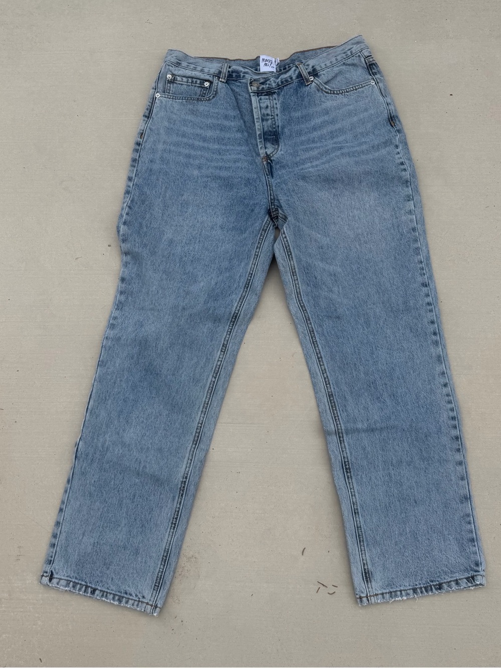 Princess Polly Jeans size 10 Medium Wash Asymmetrical button fly. Baggy fit!
